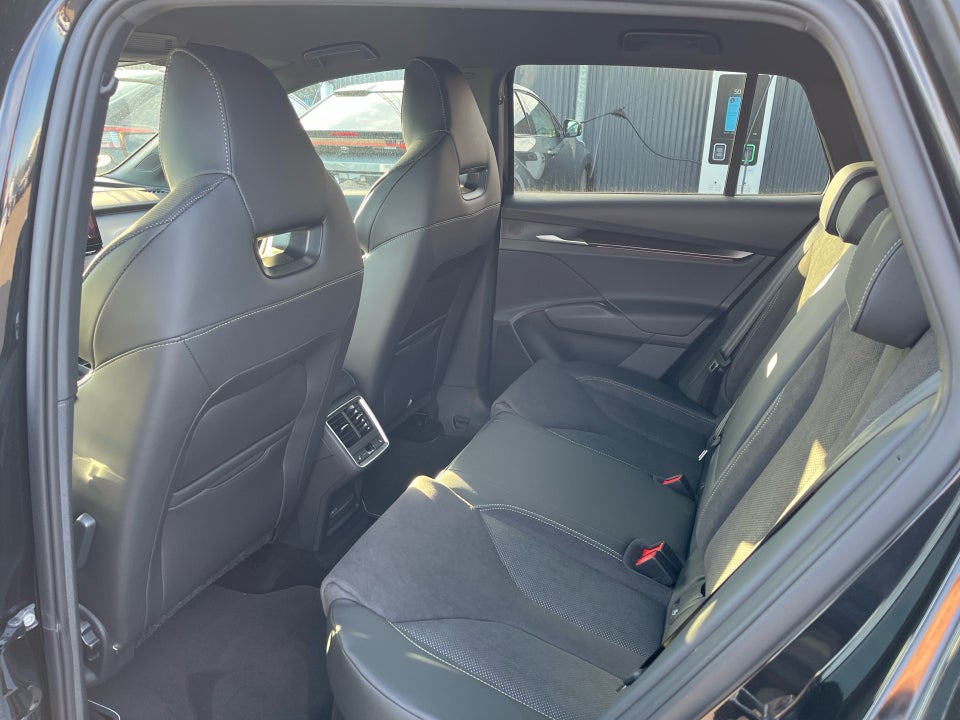 Skoda Elroq 85 iV Sportline 5d