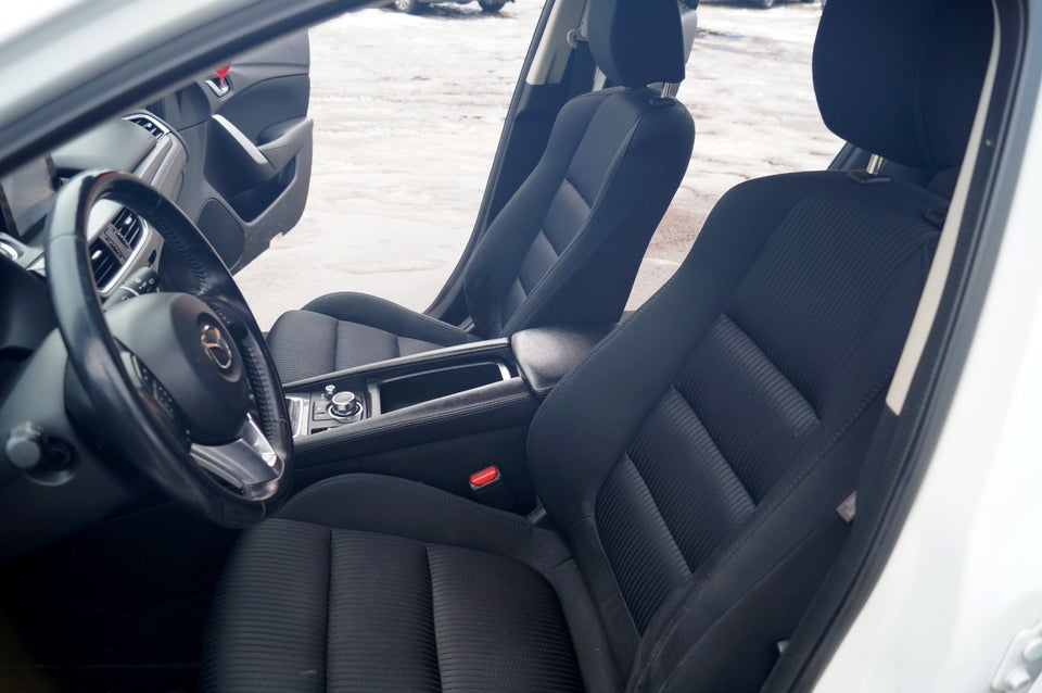 Mazda 6 2,2 SkyActiv-D 150 Core Business stc. 5d