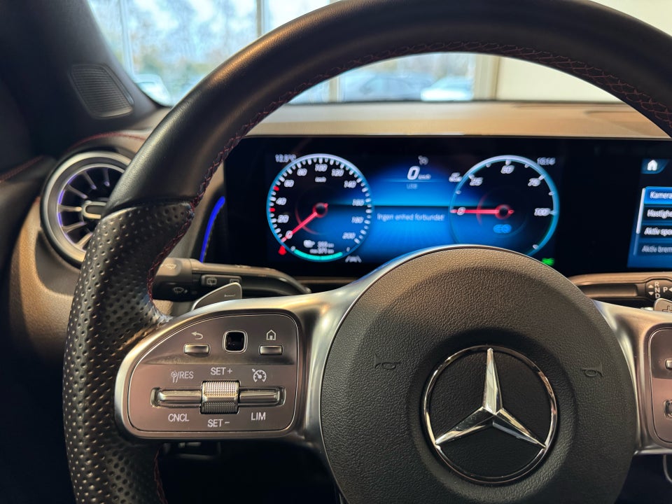 Mercedes EQB300 AMG Line 4Matic 5d