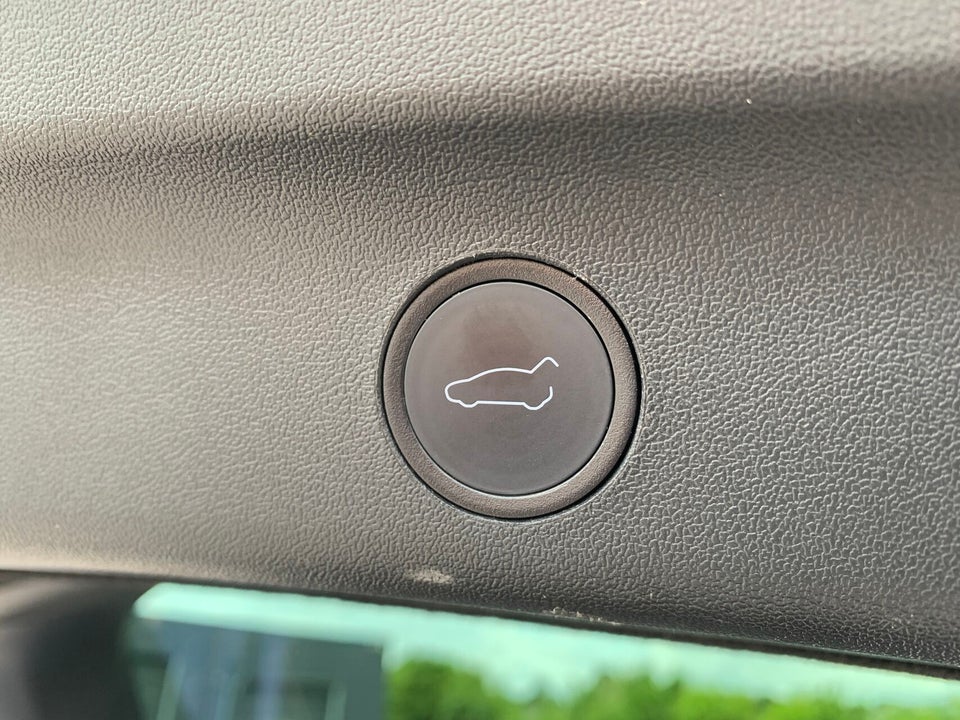 Tesla Model Y Long Range AWD 5d