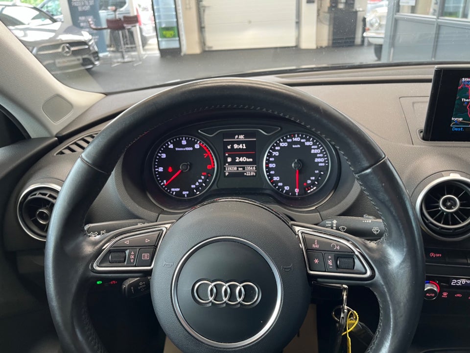 Audi A3 1,4 TFSi 150 Ambition S-tr. 4d