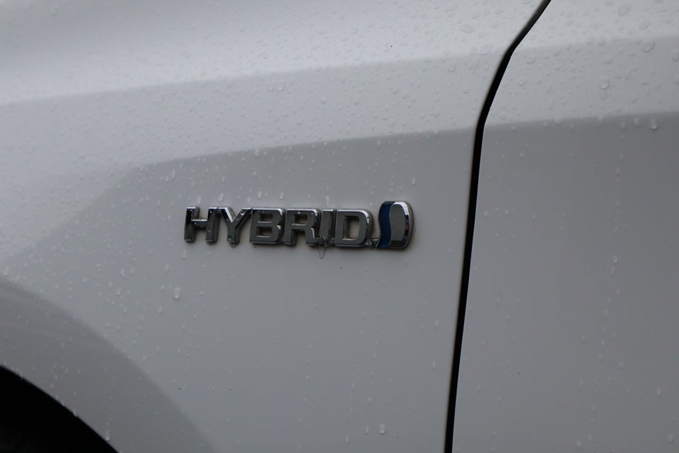 Toyota Auris 1,8 Hybrid Executive CVT 5d