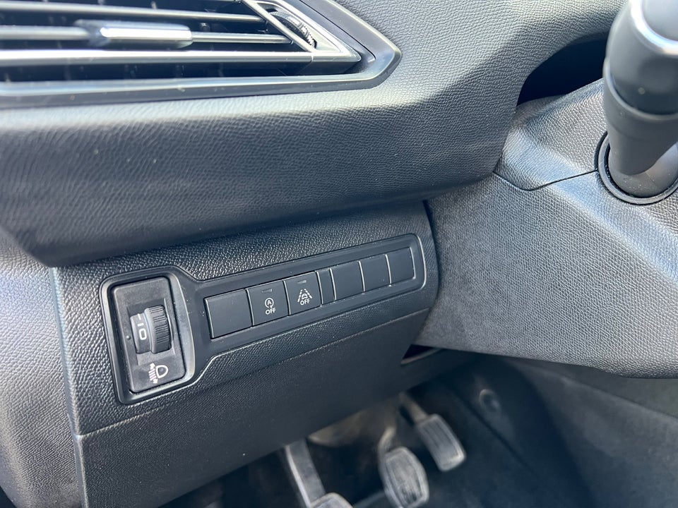 Peugeot 308 1,2 PureTech 130 Active 5d