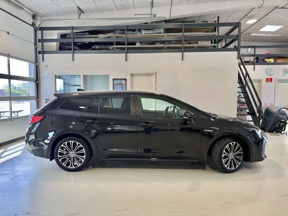 Toyota Corolla 1,8 Hybrid Active Smart Touring Sports MDS 5d