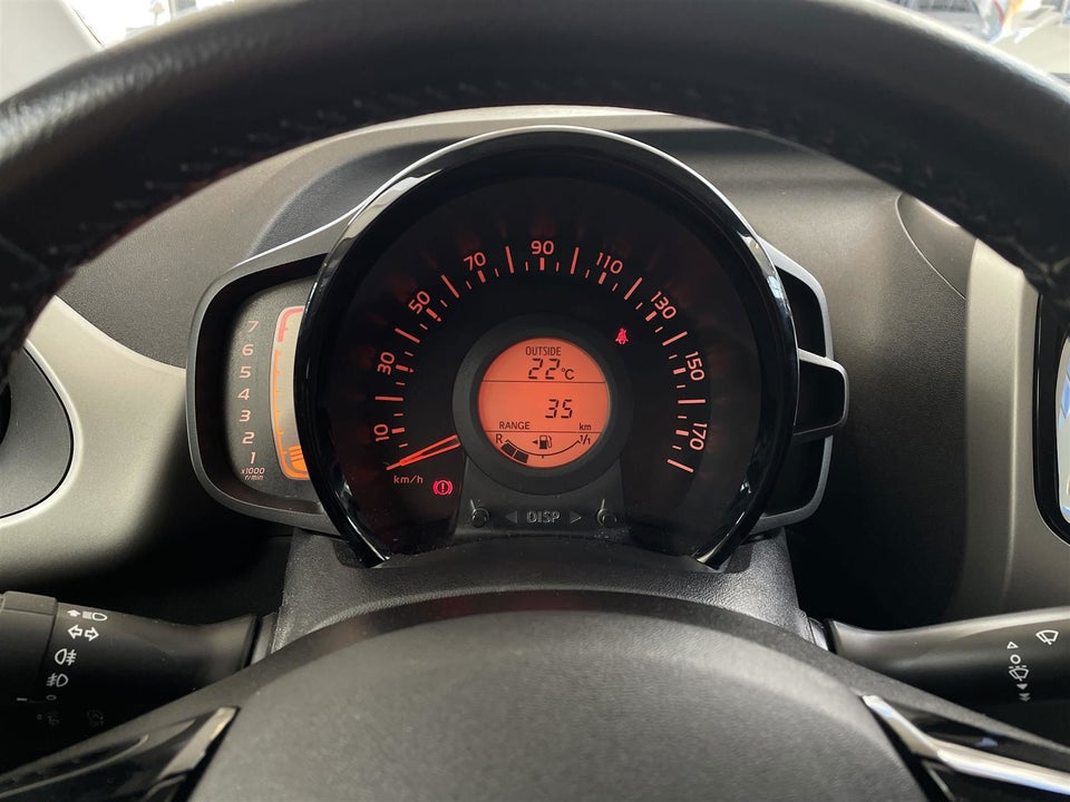 Toyota Aygo 1,0 VVT-i x-black 5d