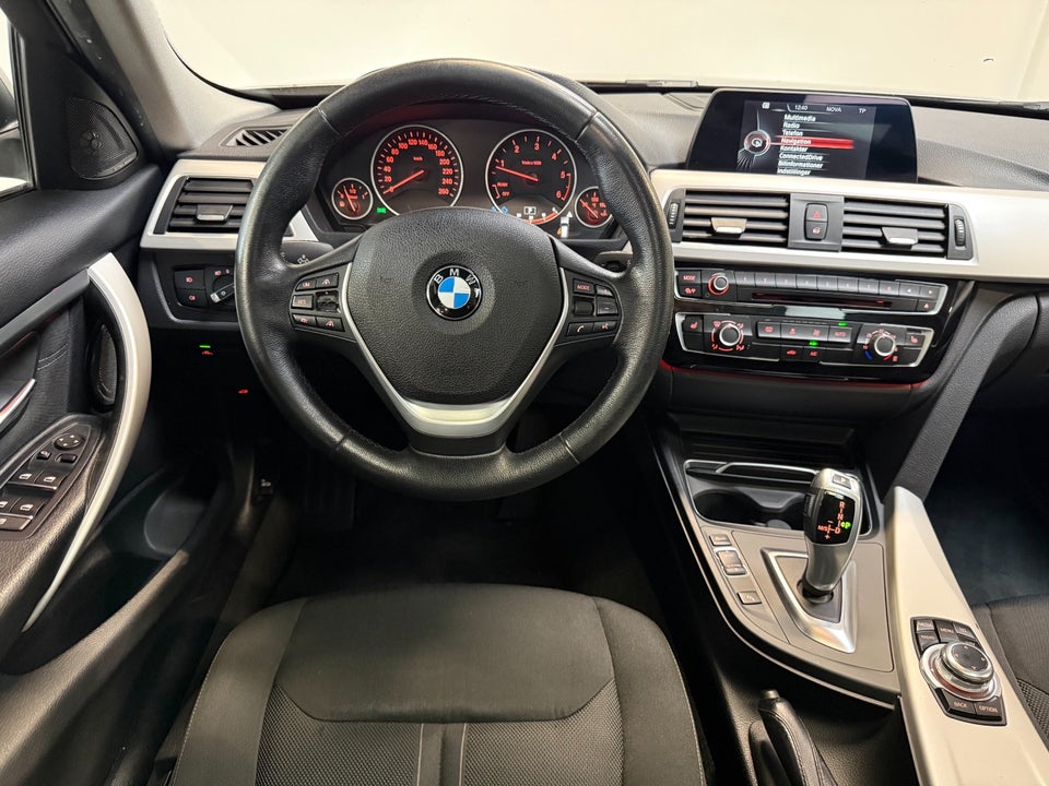 BMW 320d 2,0 Touring aut. 5d