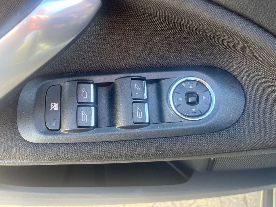 Ford Mondeo 2,0 TDCi 130 Ghia 5d