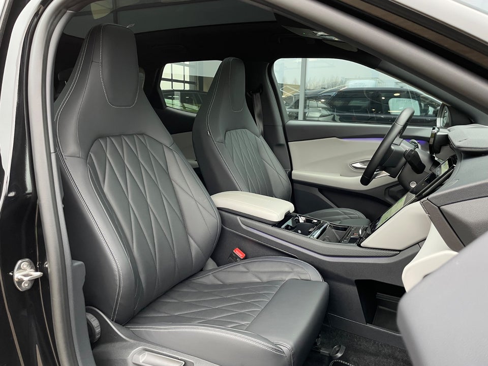 Ford Explorer 82 Premium Extended Range 5d