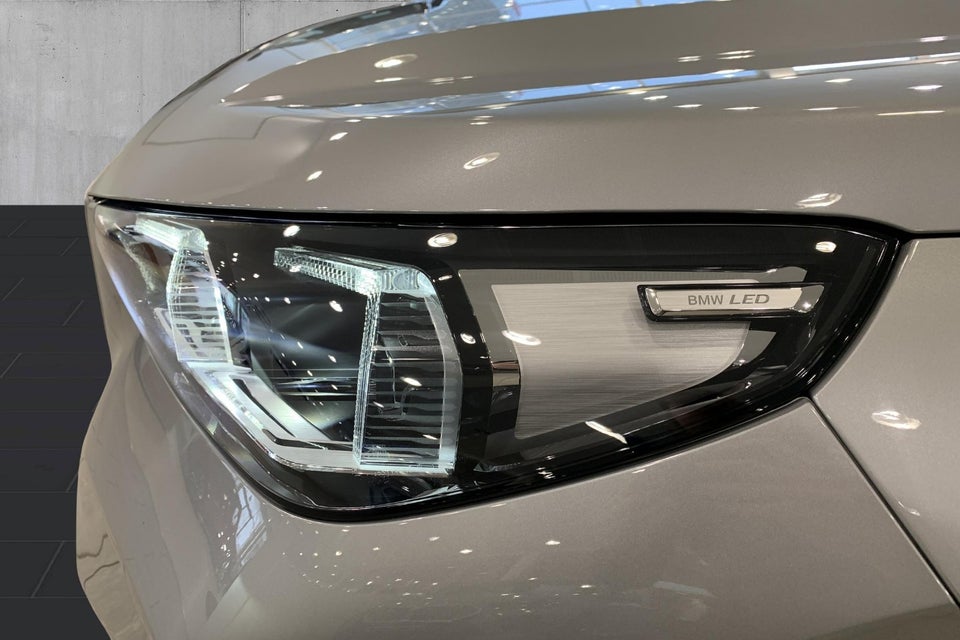 BMW iX1 eDrive20 Fully Charged 5d