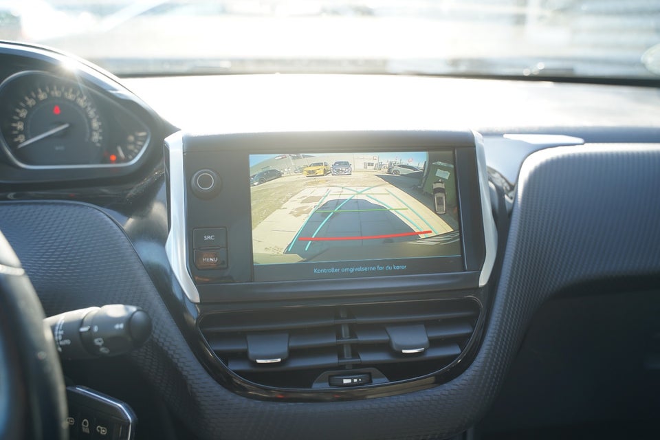 Peugeot 2008 1,6 BlueHDi 100 Allure Sky 5d