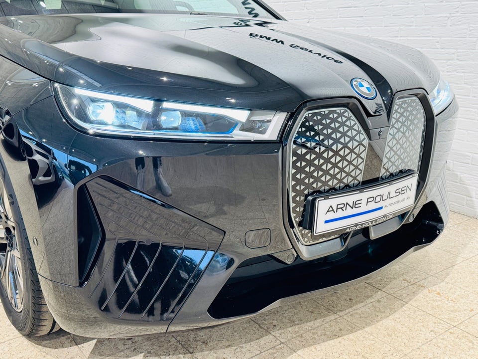BMW iX xDrive40 Supercharged 5d