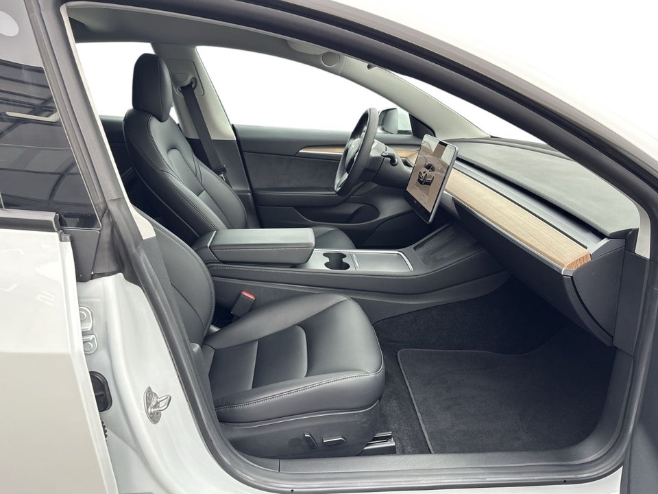 Tesla Model 3 RWD 4d