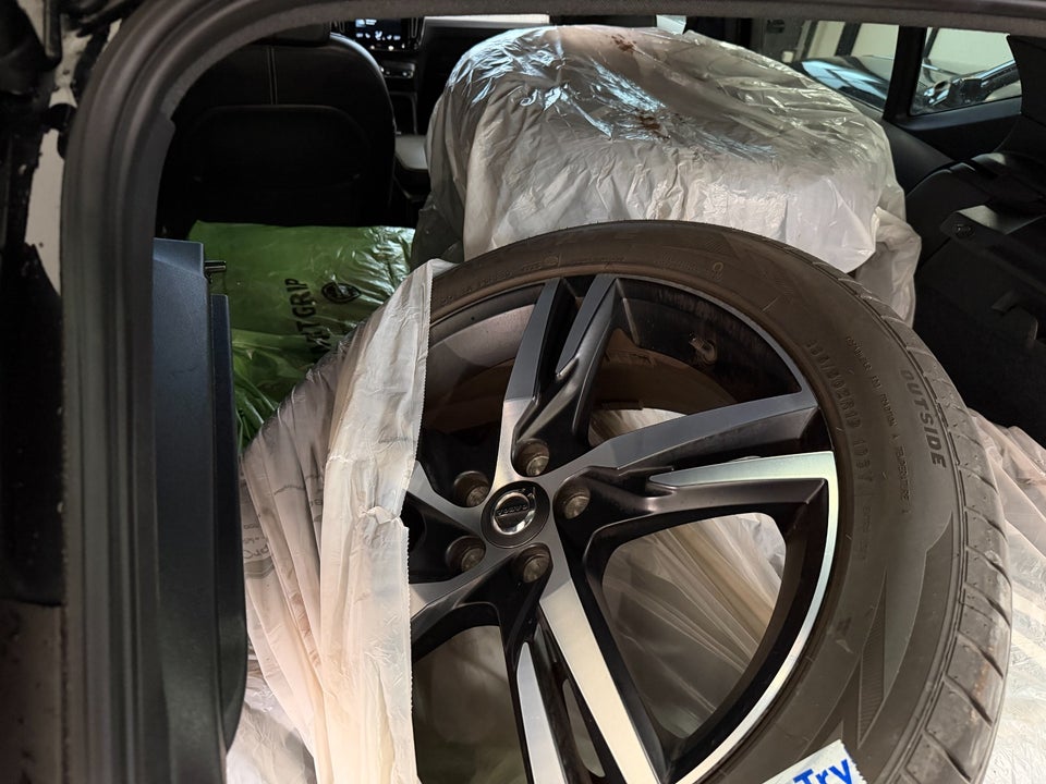 Volvo XC40 1,5 T5 ReCharge R-Design aut. 5d