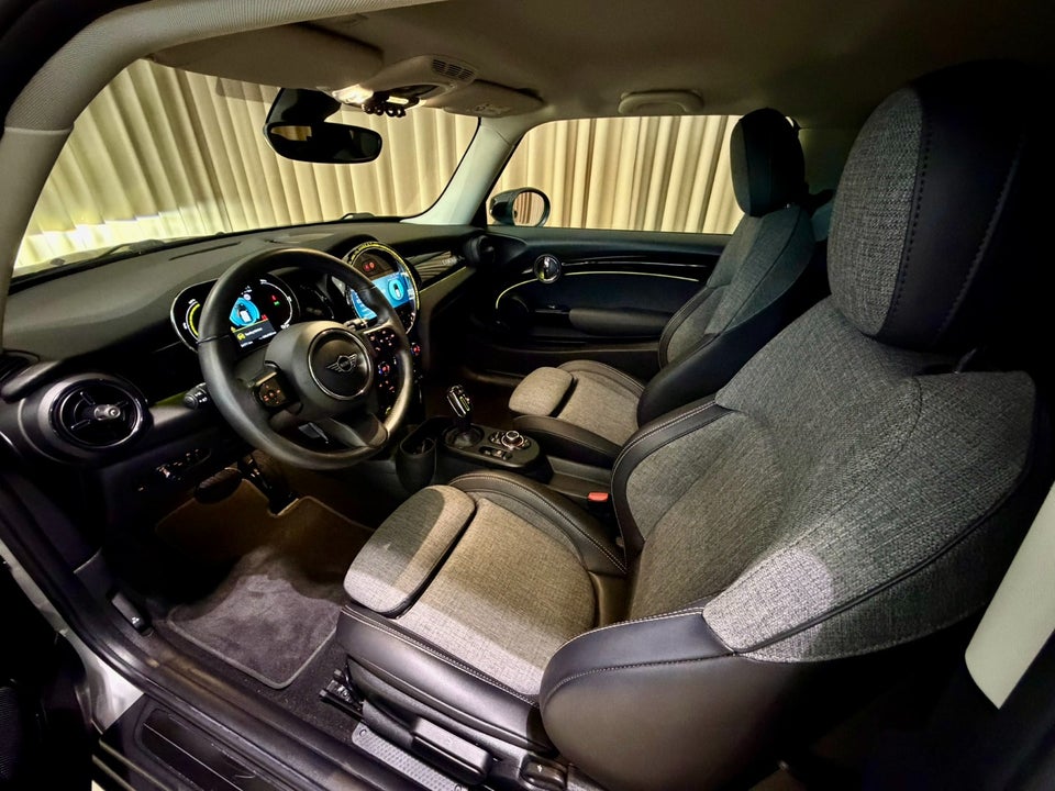 MINI Cooper SE Camden Edition 3d