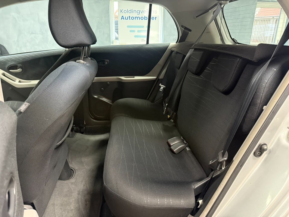 Toyota Yaris 1,3 Luna 5d