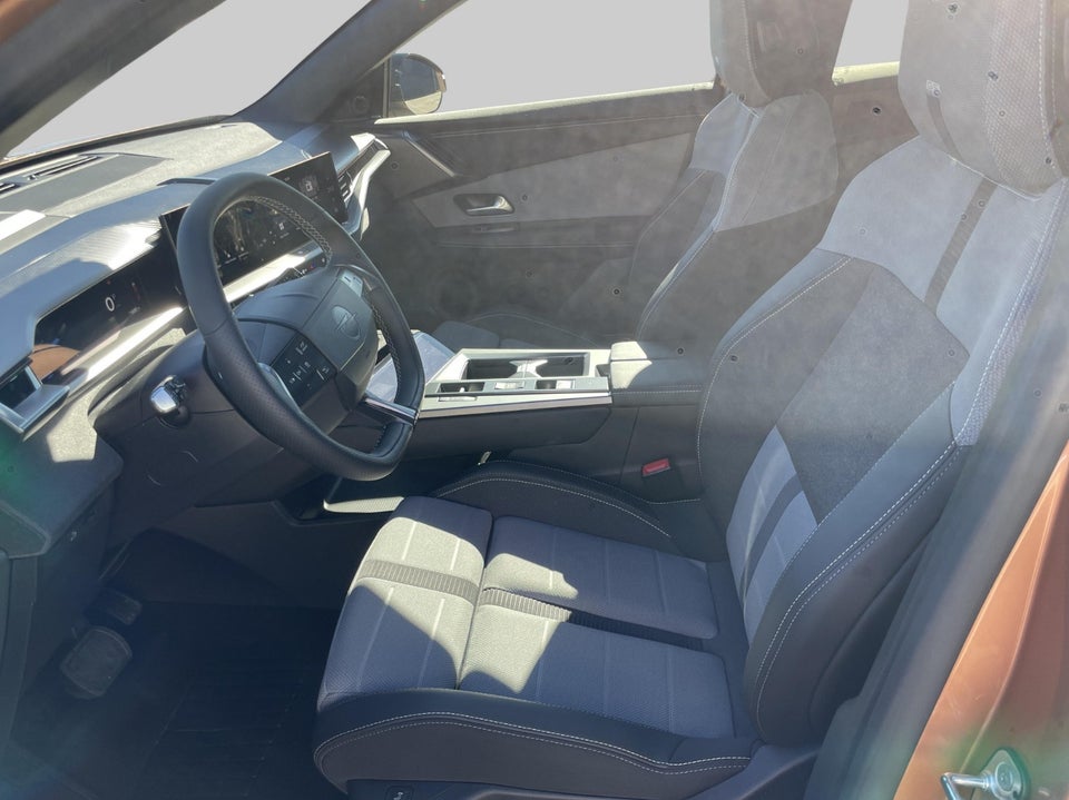 Opel Grandland-e 73 GS Sky 5d