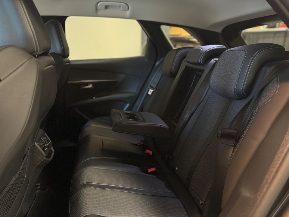 Peugeot 3008 1,6 Hybrid Allure Pack EAT8 5d