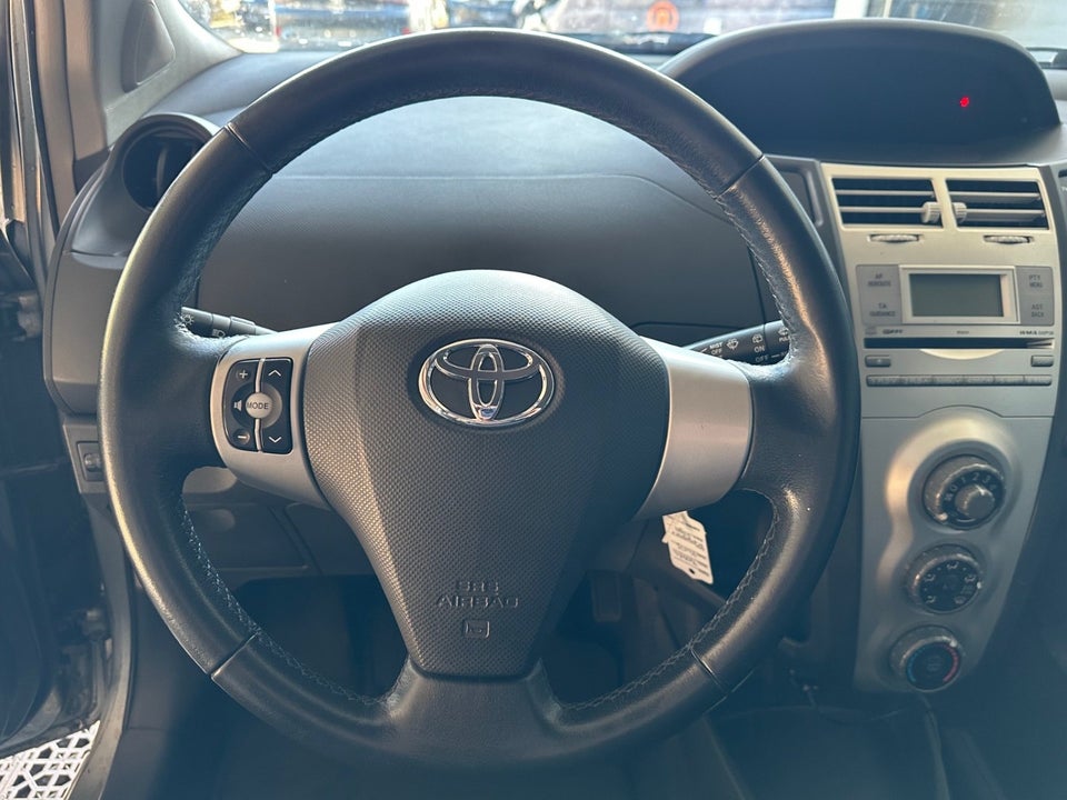 Toyota Yaris 1,0 Luna M/M 5d