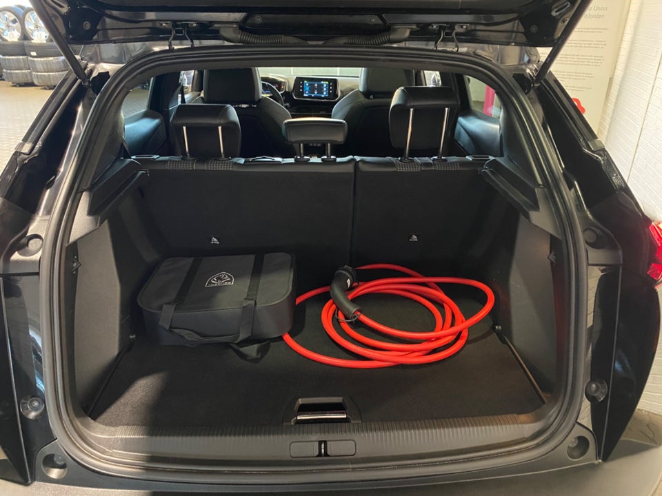 Peugeot e-2008 50 GT 5d