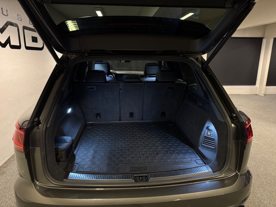 VW Touareg 3,0 TDi 286 R-line aut. 4Motion 5d