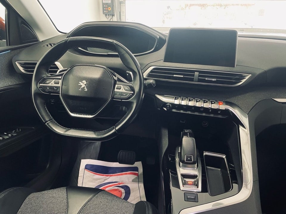 Peugeot 3008 1,2 e-THP 130 Allure EAT6 5d