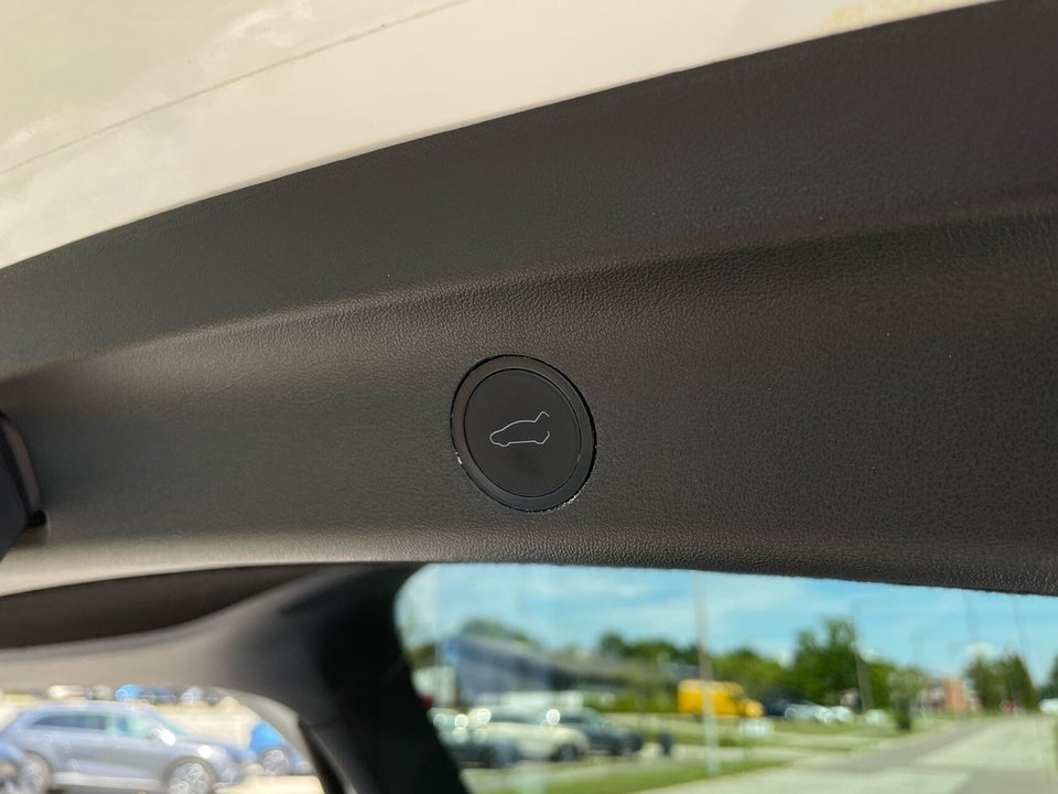 Tesla Model Y Long Range AWD 5d