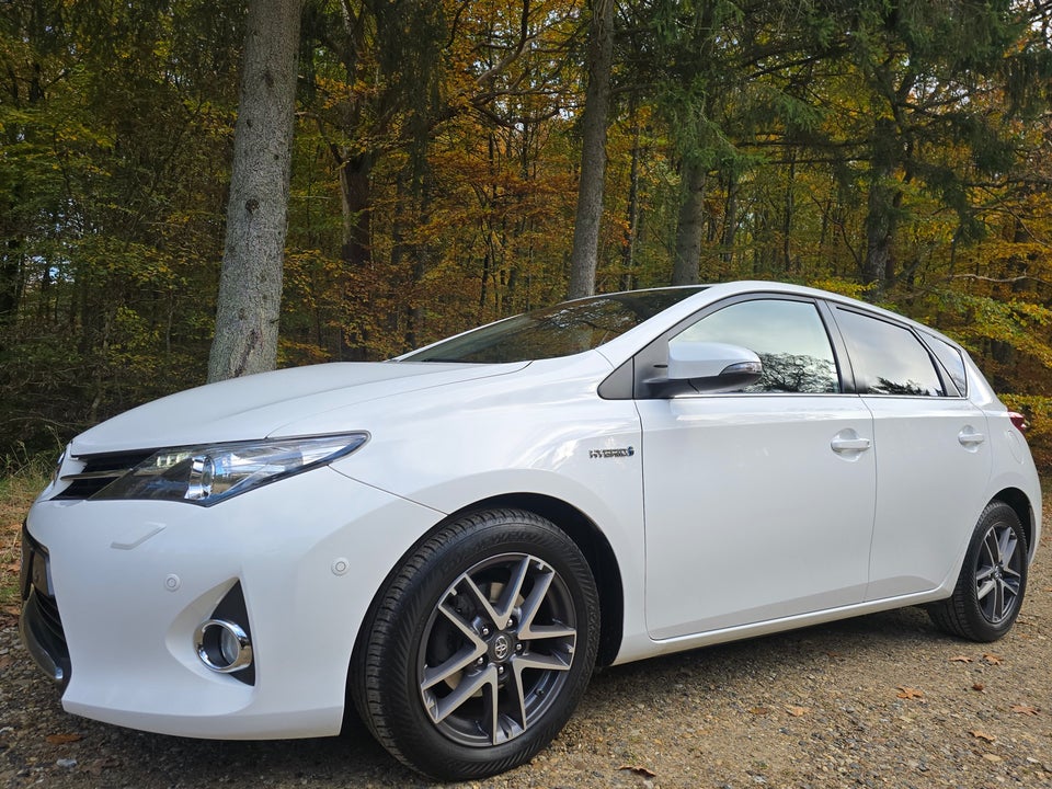 Toyota Auris 1,8 Hybrid H2 Premium CVT 5d