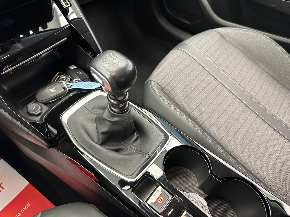 Peugeot 208 1,2 PureTech 100 Allure 5d