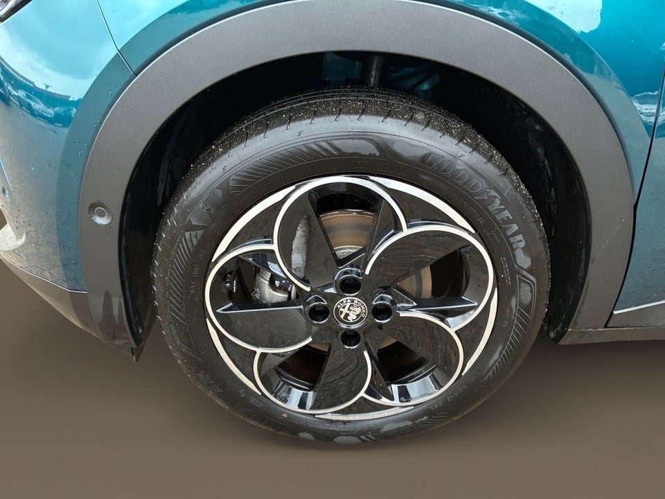 Alfa Romeo Junior Elettrica Speciale 5d