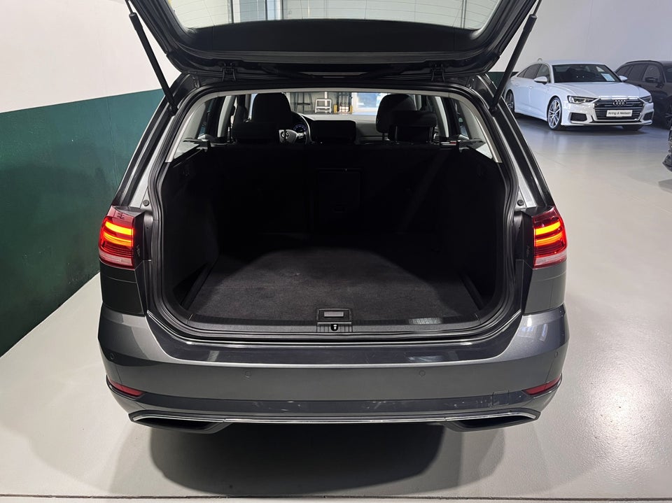 VW Golf VII 1,6 TDi 115 IQ.Drive Variant DSG 5d