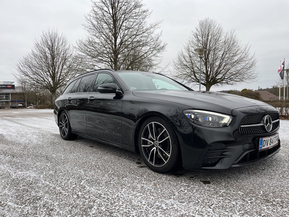 Mercedes E300 de 2,0 AMG Line stc. aut. 5d