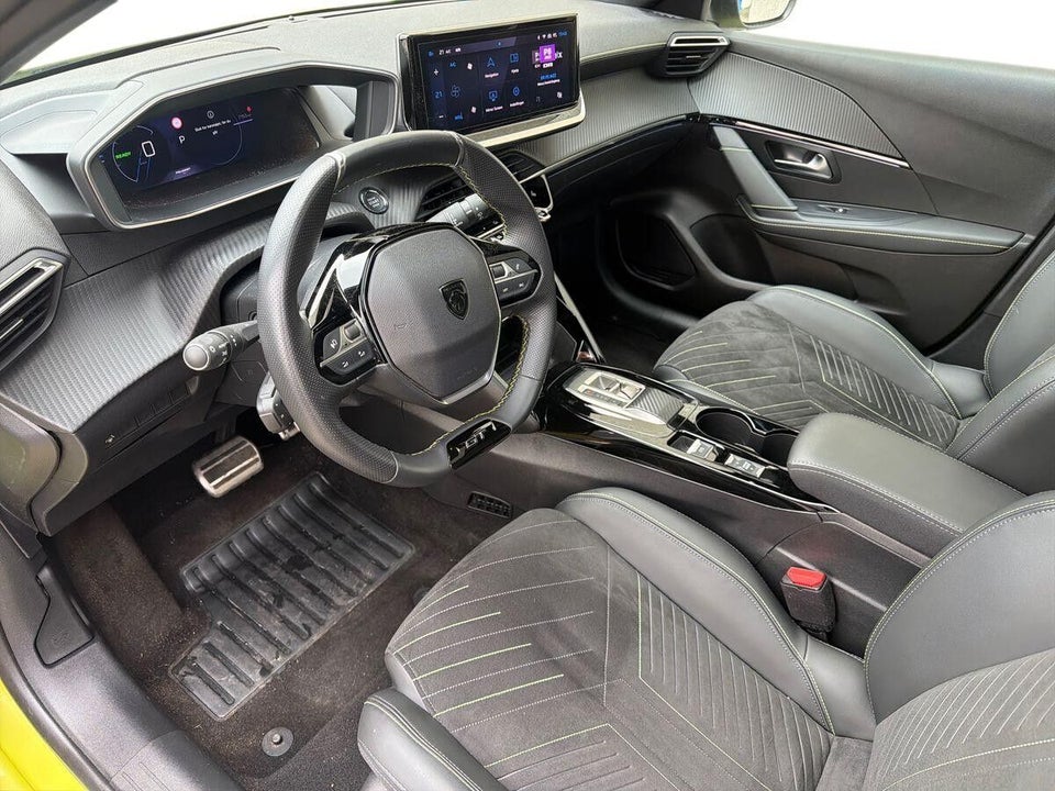 Peugeot e-208 54 GT 5d