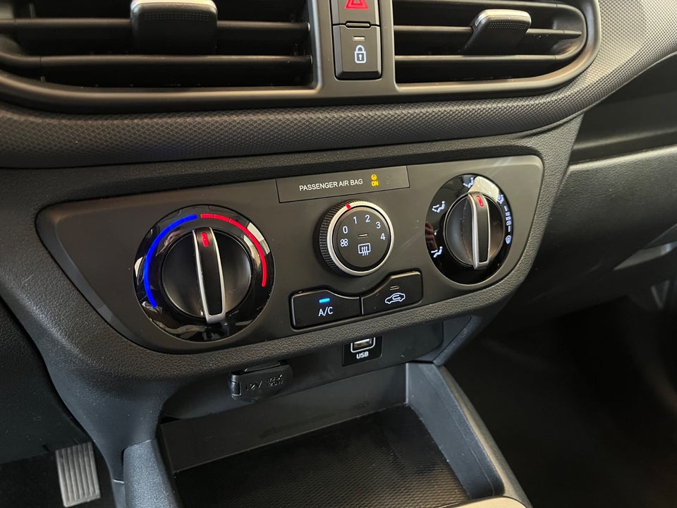 Hyundai i10 1,0 MPi Essential AMT 5d