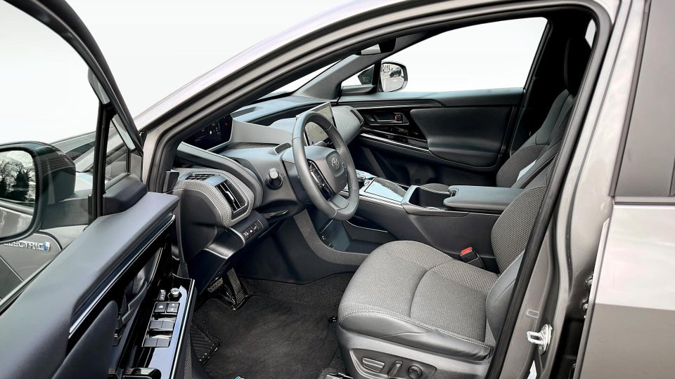 Toyota bZ4X Active 5d