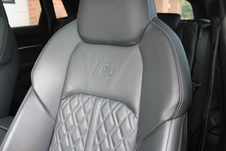 Audi e-tron 55 S-line quattro 5d