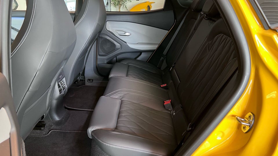 Ford Capri 77 Premium Extended Range 5d