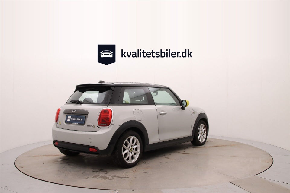 MINI Cooper SE Essential 3d