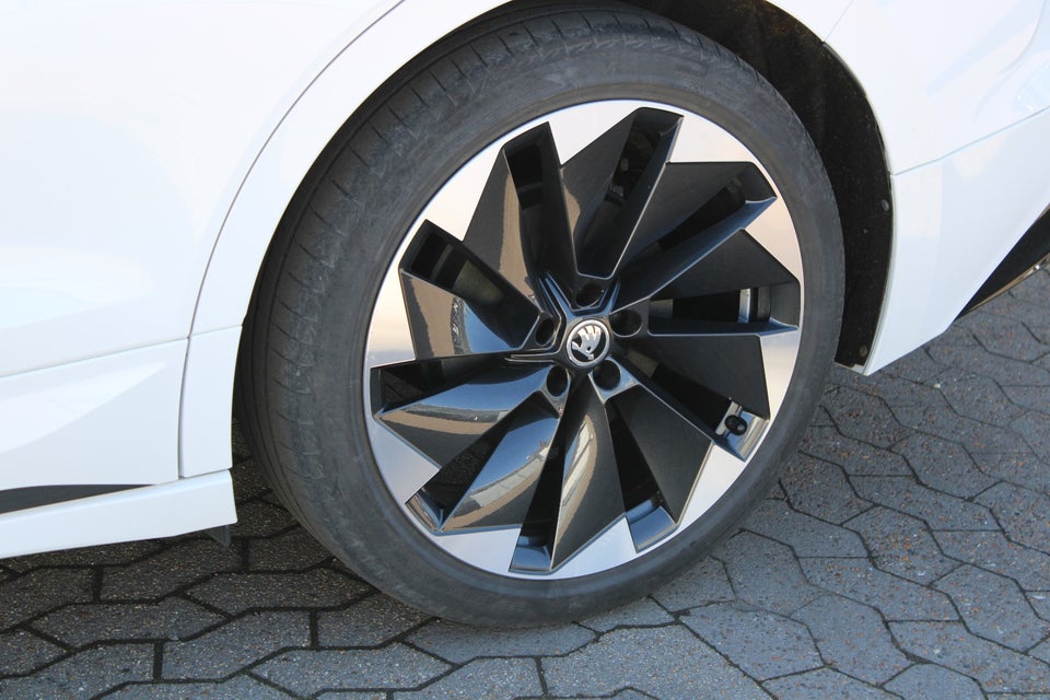 Skoda Enyaq 80x iV Sportline 5d