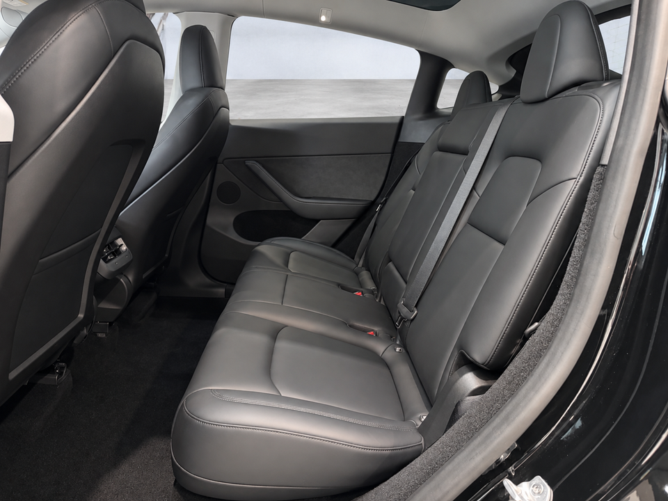 Tesla Model Y Long Range AWD 5d