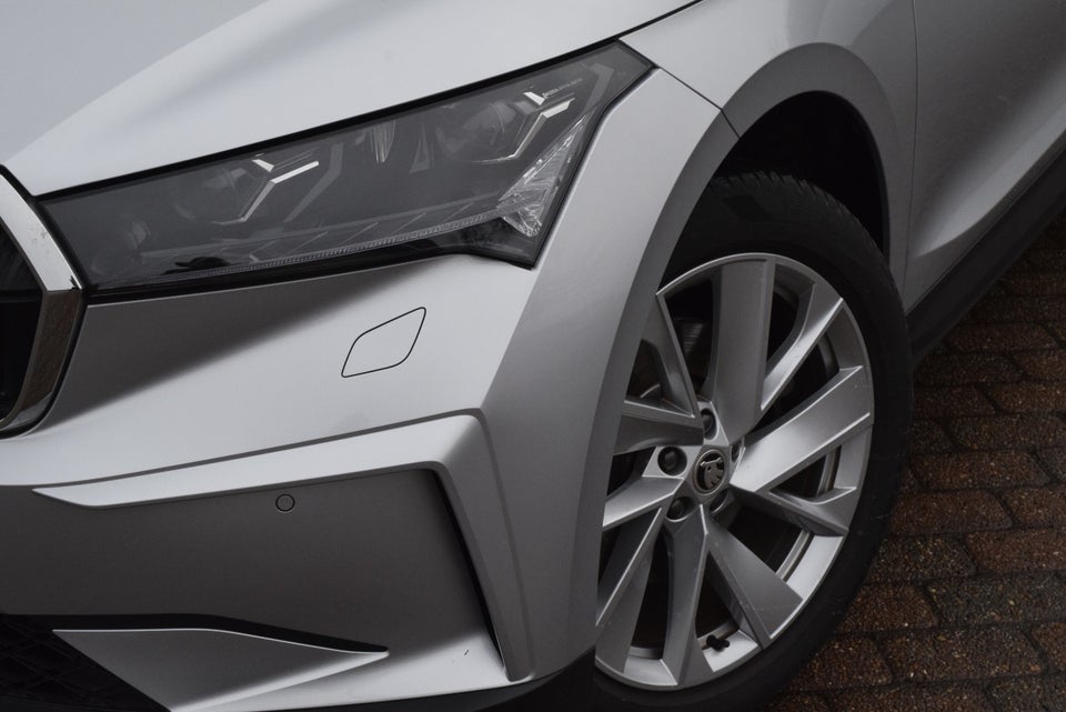 Skoda Enyaq 60 iV Loft 5d