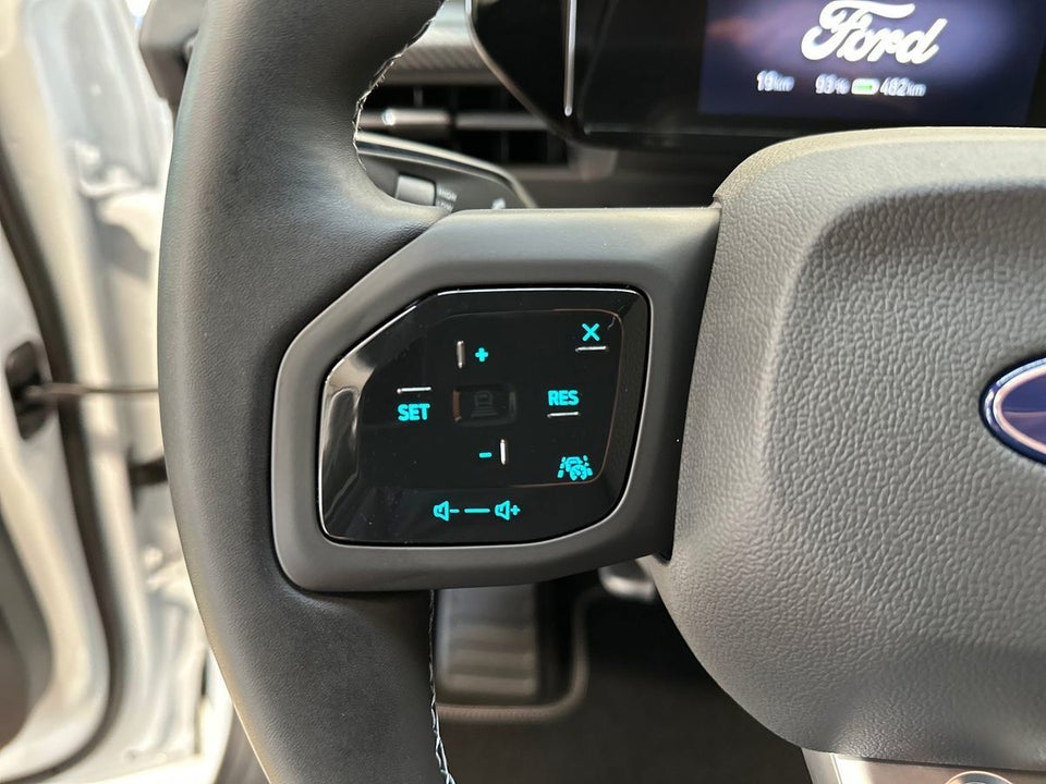 Ford Capri 82 Premium Extended Range 5d