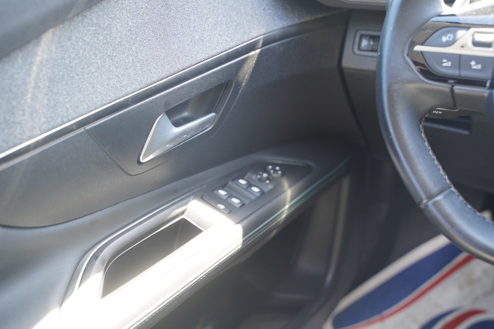 Peugeot 3008 1,6 Hybrid Allure EAT8 5d