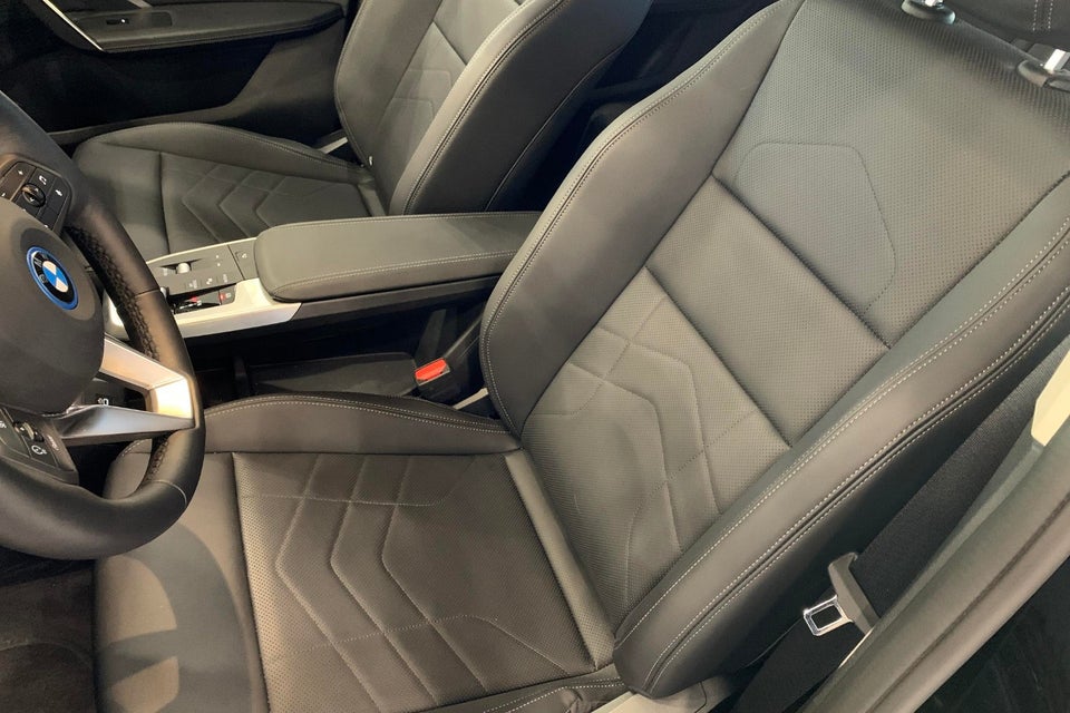 BMW iX1 eDrive20 X-Line 5d