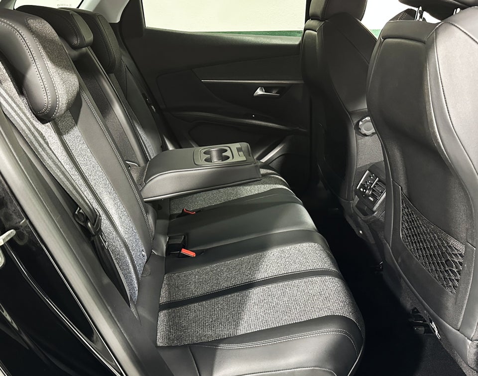 Peugeot 3008 1,6 PureTech 180 Allure EAT8 5d
