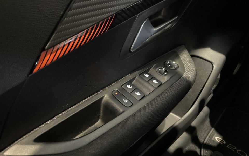 Peugeot e-208 50 Active Pack 5d