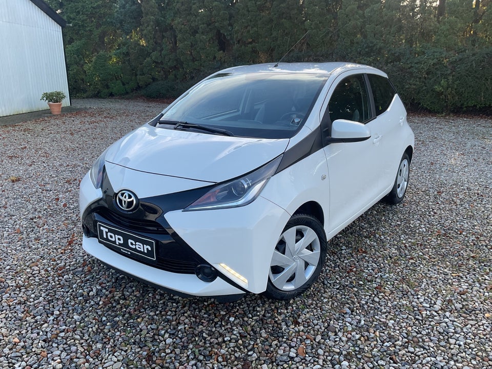 Toyota Aygo 1,0 VVT-i x-play x-touch 5d