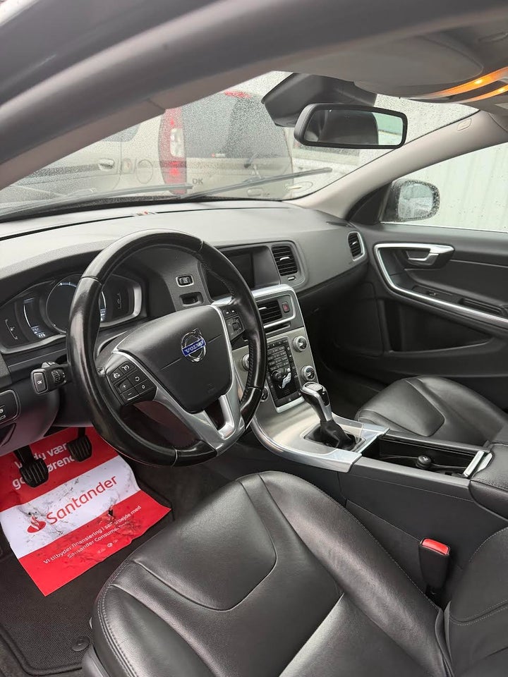 Volvo V60 2,0 D4 190 Momentum 5d