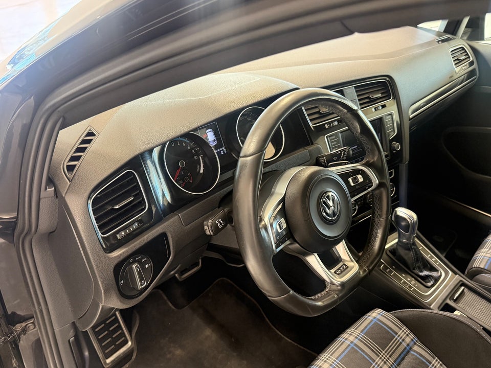 VW Golf VII 1,4 GTE DSG 5d