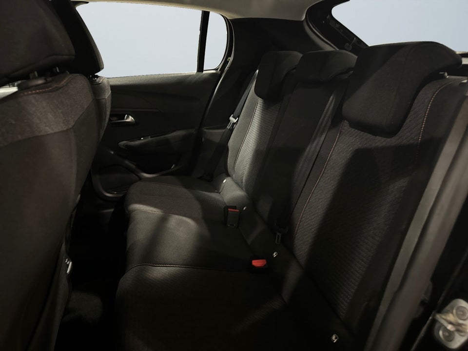 Peugeot e-208 50 Style 5d