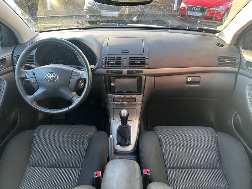 Toyota Avensis 1,8 VVT-i Sol stc. 5d